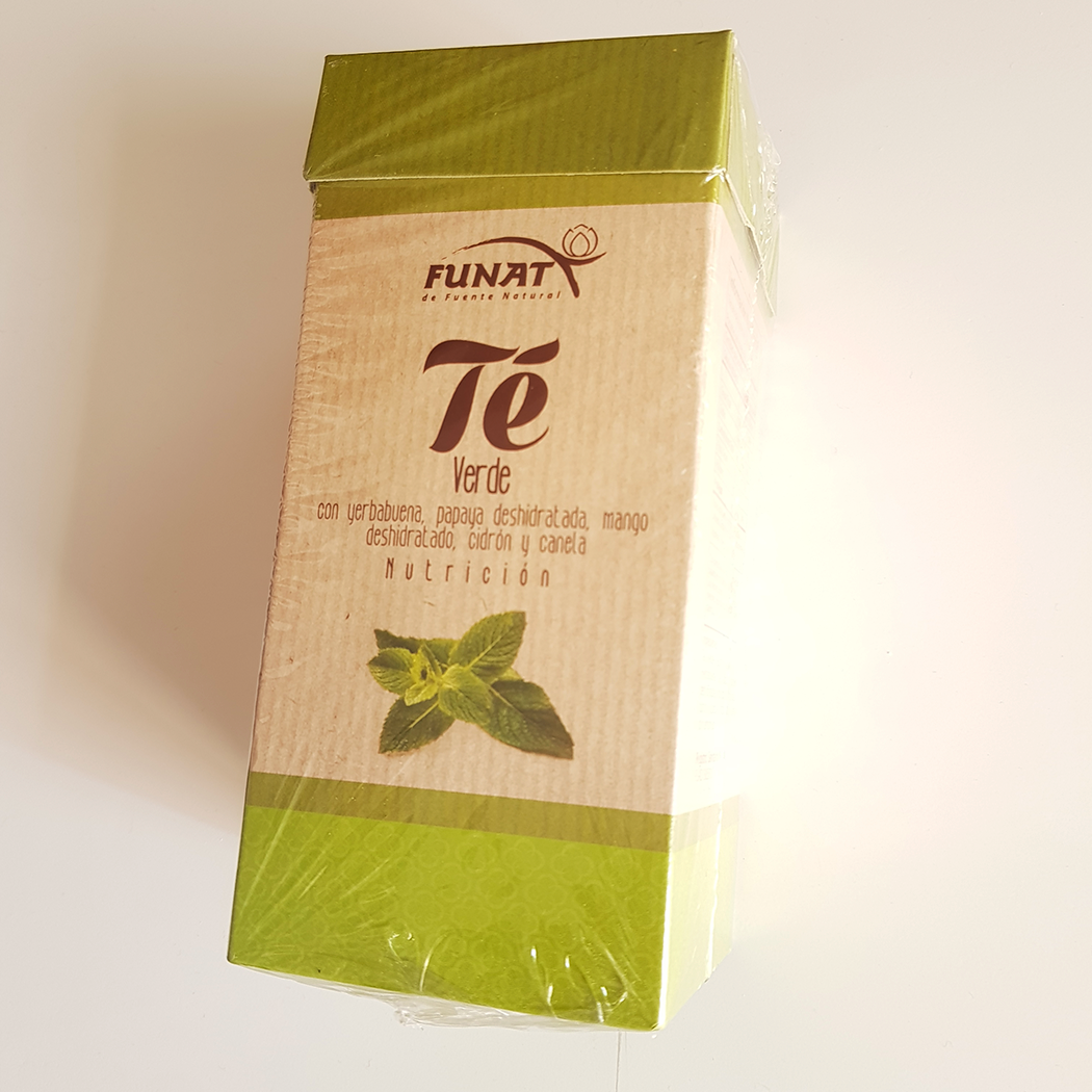 Té Verde - con yerbabuena, papaya deshidrata, mango deshidratado, cidrón y canela.