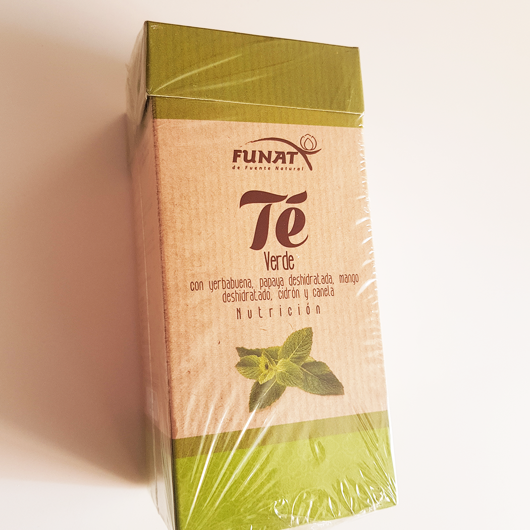 Té Verde - con yerbabuena, papaya deshidrata, mango deshidratado, cidrón y canela.